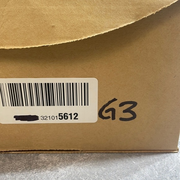 Izzy Flats Black/Gold Size 9m - Picture 9 of 9